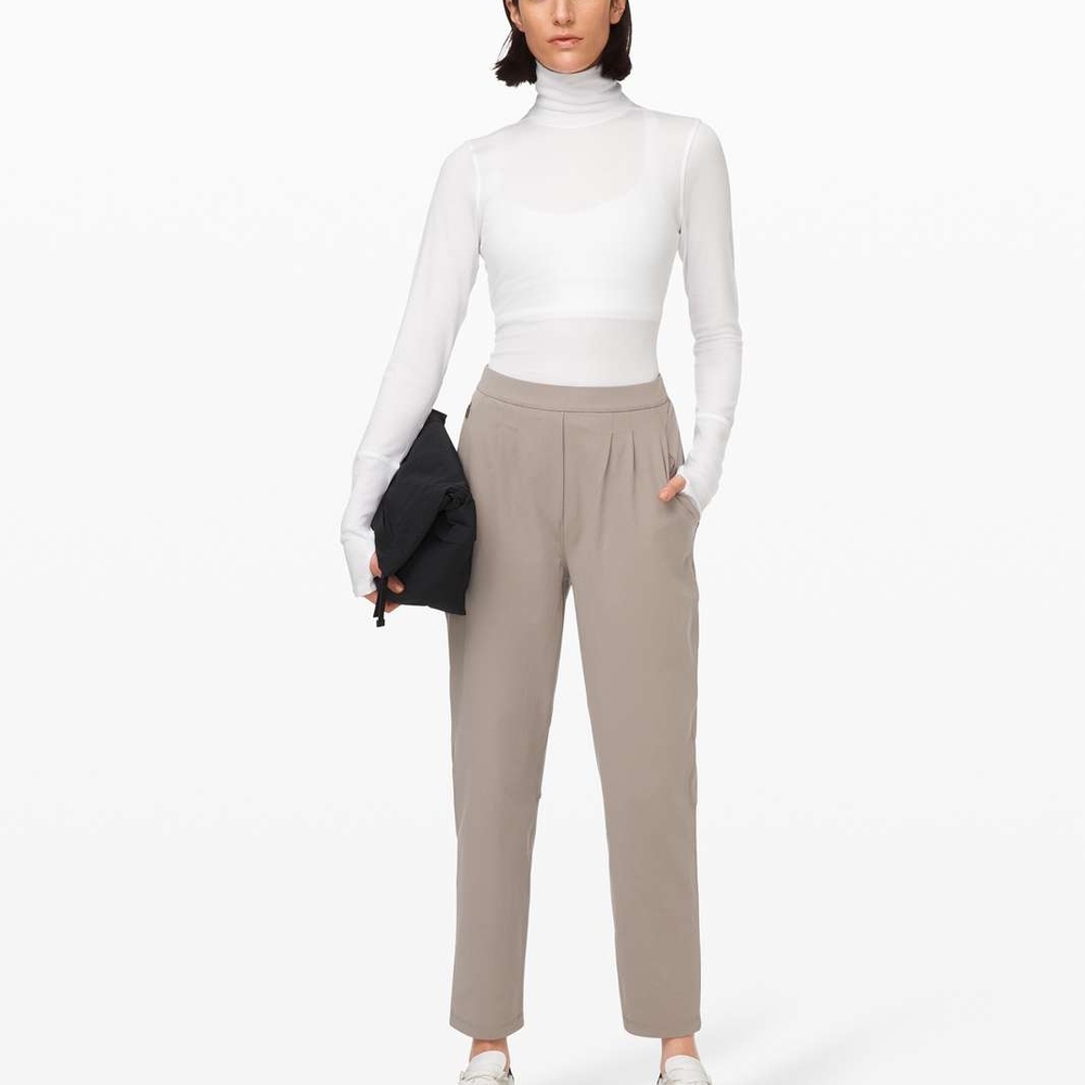Lululemon Essential High Rise Trouser - Size 6